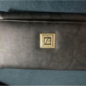 Stone Mountain wallet! Only Carried once! Paid $50 for it! Asking $20